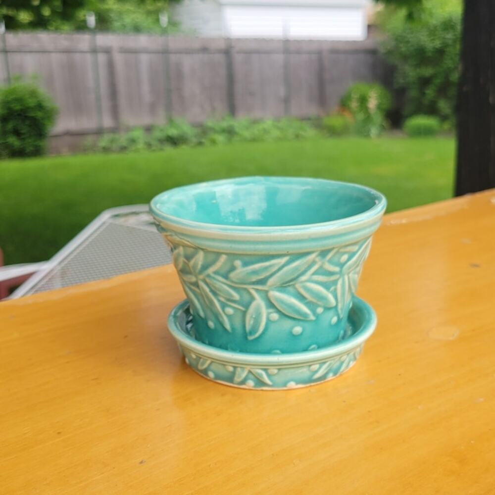 Vintage McCoy Pottery Aqua Hobnail Leaves Berries Flower Pot Planter